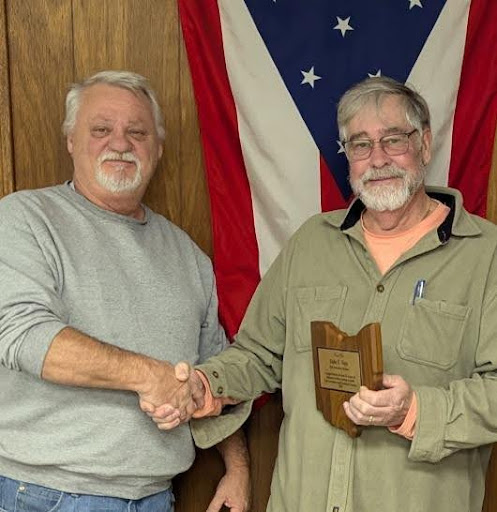 Jeff Darby and Dale Sipe posing for a piture. 